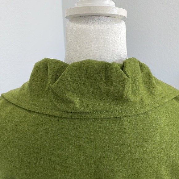 Wet Seal - Picture 7 of 10